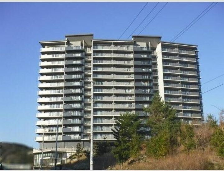 ジオ彩都プレミアムテラス 14階建