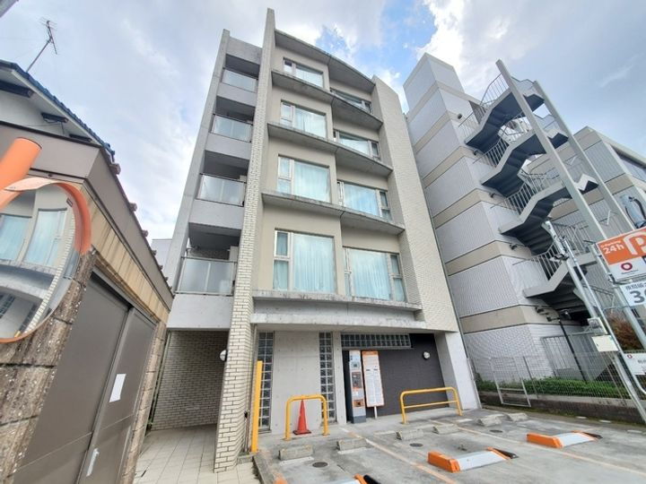 ＣＡＳＡ　ＭＩＡ 5階建