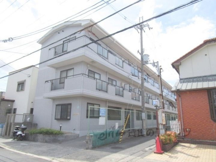 シャトレ—寿 3階建