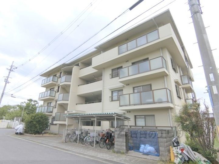 尾勝山ハイツ 4階建