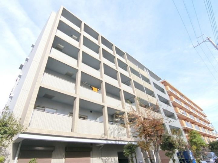 グランデパイース