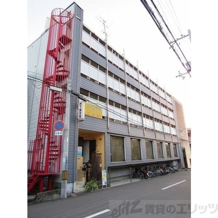 メゾン豊津 4階建