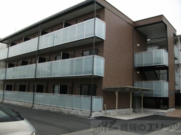 レオネクストコンフォート永楽 3階建