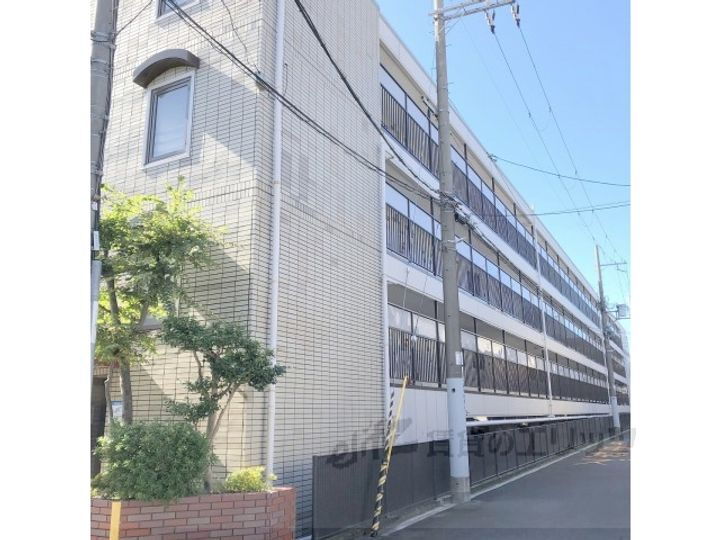ハムロハイツ杉田Ａ棟 4階建
