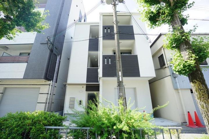 サンビレッジＷＥＳＴ 3階建