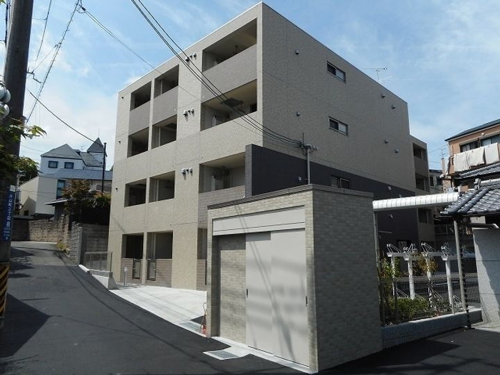 ヴィラ　サン　Ⅲ 4階建