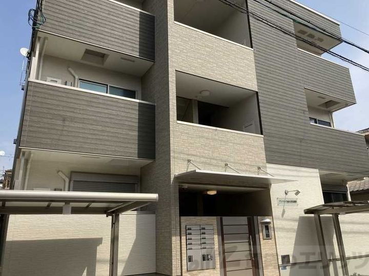 フジパレス南正雀Ⅲ番館 3階建