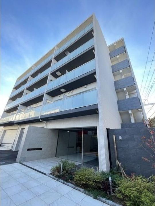 スプランディッド新大阪ＥＡＳＴ 6階建