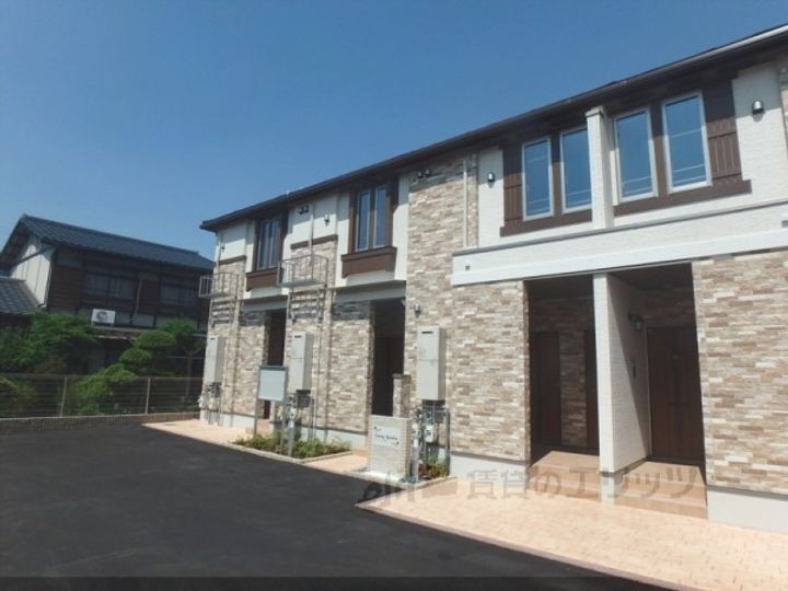 サニーガーデン氷室 2階建