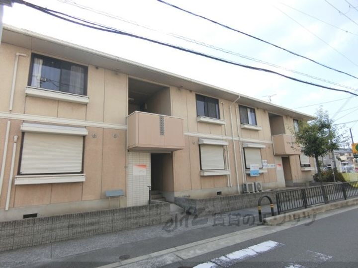パストラール 2階建