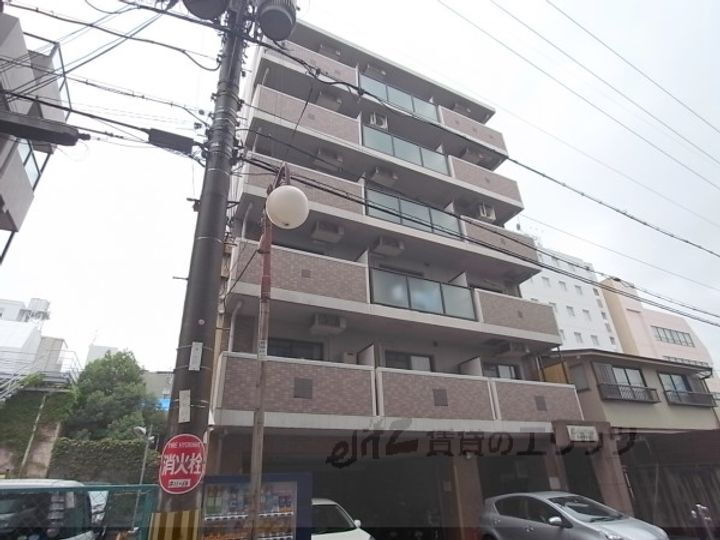 ＣＯＬＬＥＣＴＩＯＮ高槻市駅前 6階建