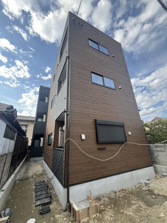 ガルボ 3階建