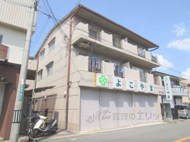 ヴィラ高槻 3階建