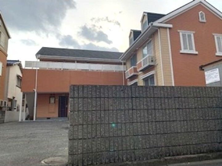レオパレス江坂 2階建