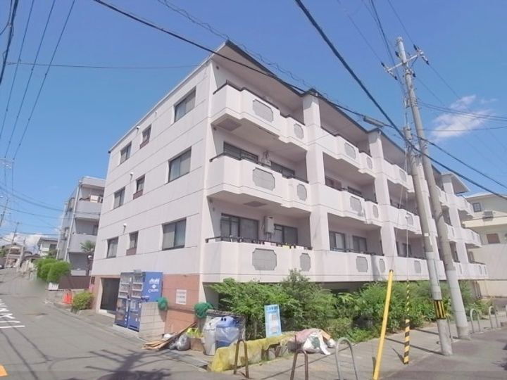ＨＡＣＨＩＢＵＳＥ高槻 4階建