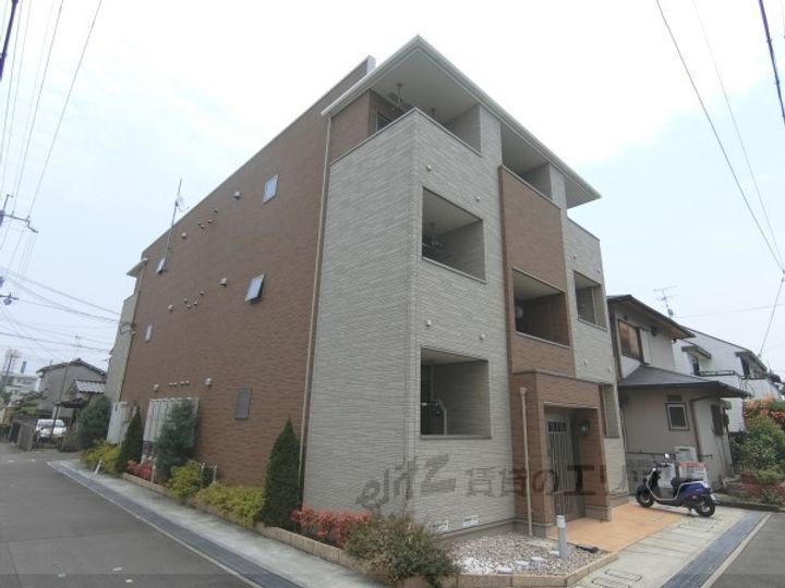グラシア 3階建