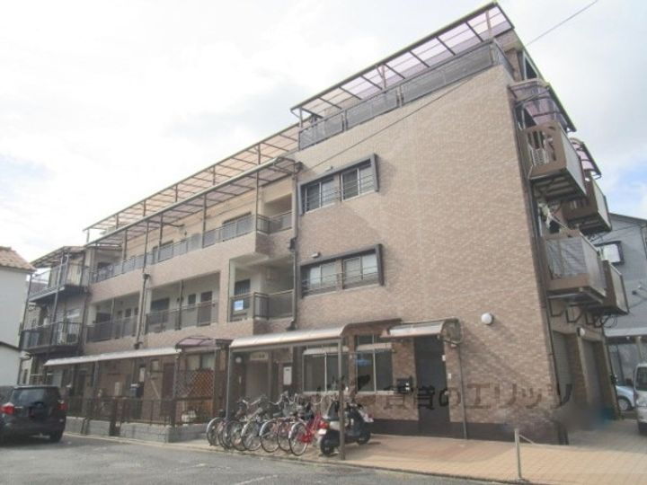 メゾン高槻 4階建