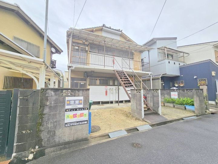 小西文化 2階建