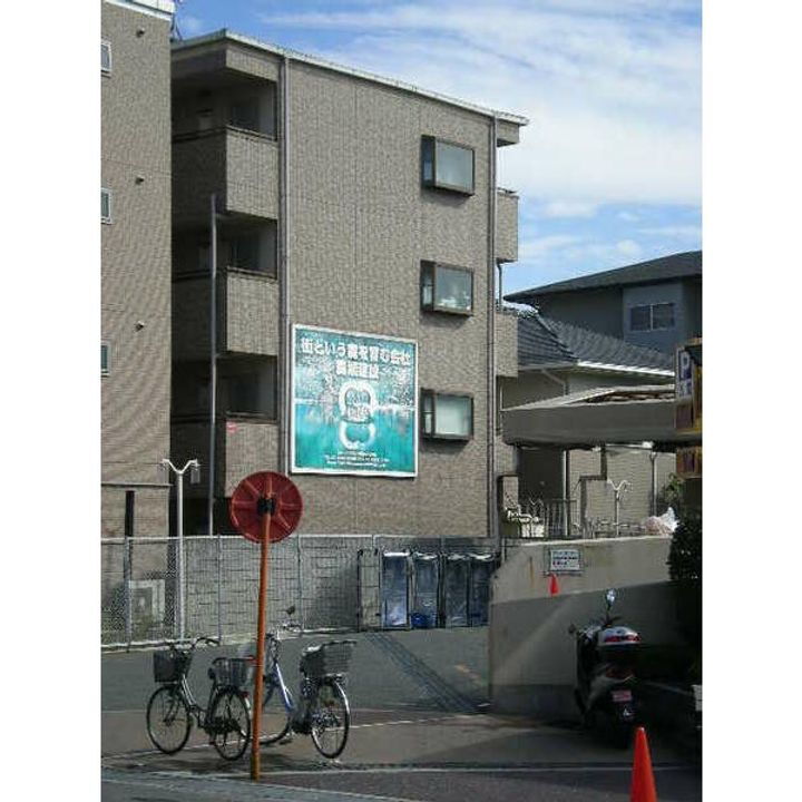 プチフラット千里山 4階建