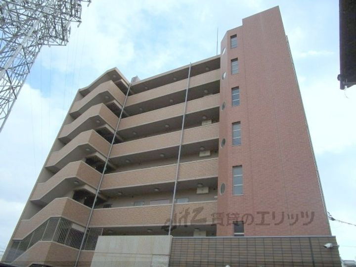 エルセレーノ吹田 7階建