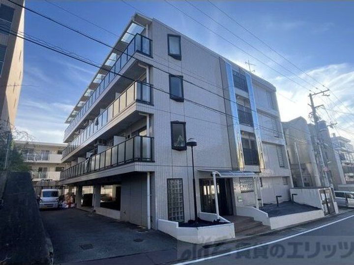 江坂ハイツ８ 3階建