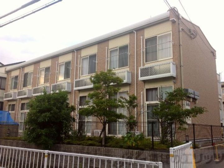 レオパレスＬａＬａグリーンヒル 2階建