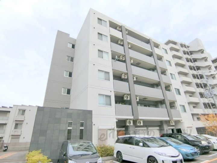 コルテ・ビラージュ 6階建