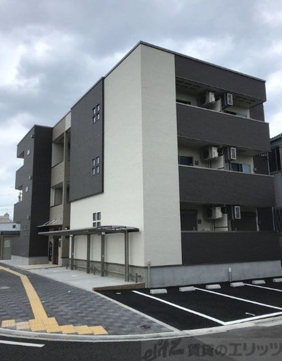 フジパレス南吹田駅前 3階建