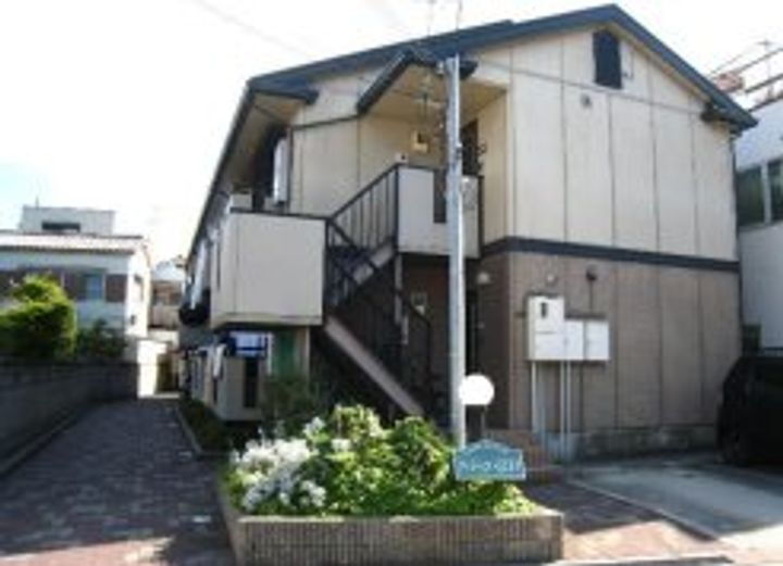 ファミーユ江口 2階建