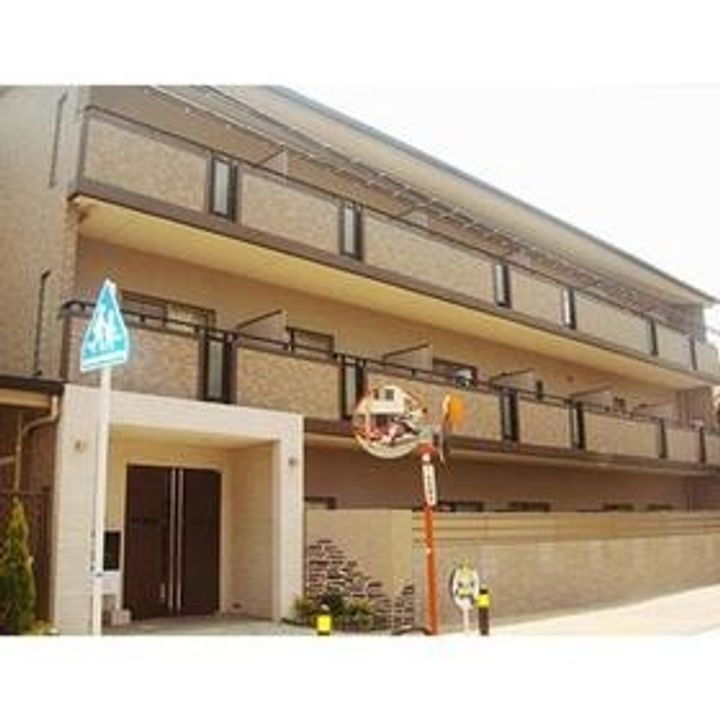 ｓｕｐｅｒｂｅ　ＥＳＡＫＡ 3階建
