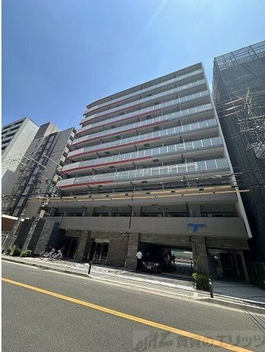セレニテ江坂ミラク 10階建