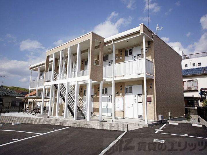 レオパレス夢千里 2階建