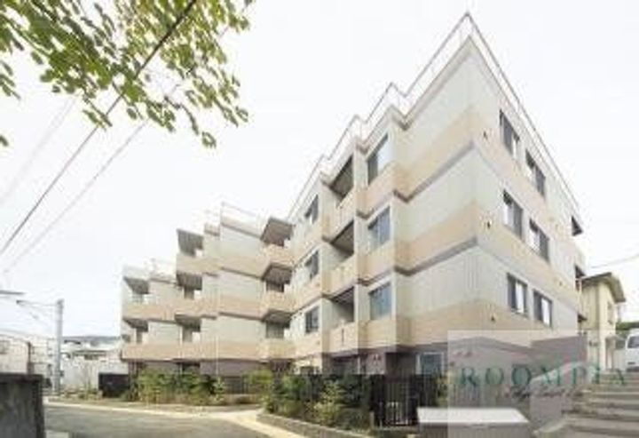 スペリオール白金台 3階建