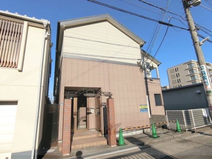 アンソレイエ・シャンブル 2階建