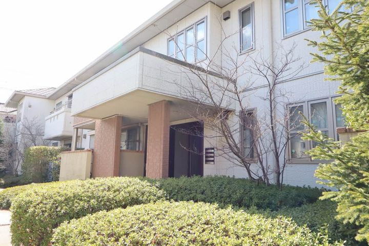 アヴニール 2階建