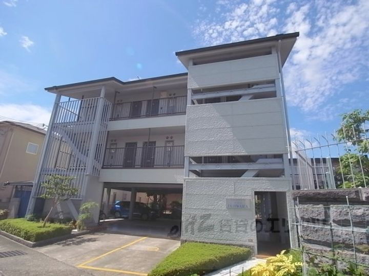 フロンティアハイツＦＵＪＩＷＡＲＡ 3階建