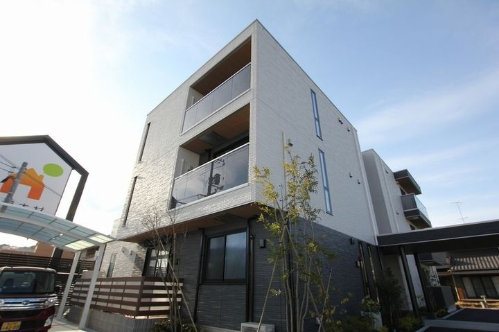 ＬＡＵＬＥ‘Ａ（ラウレア） 3階建