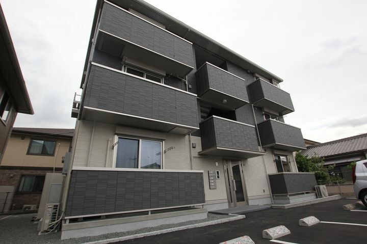 ルミエール手城　Ｄ棟 3階建