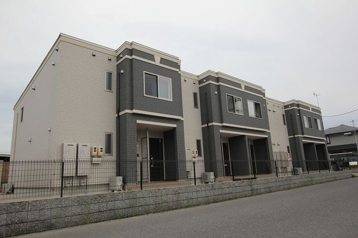 ウィステリアⅢ番館 2階建