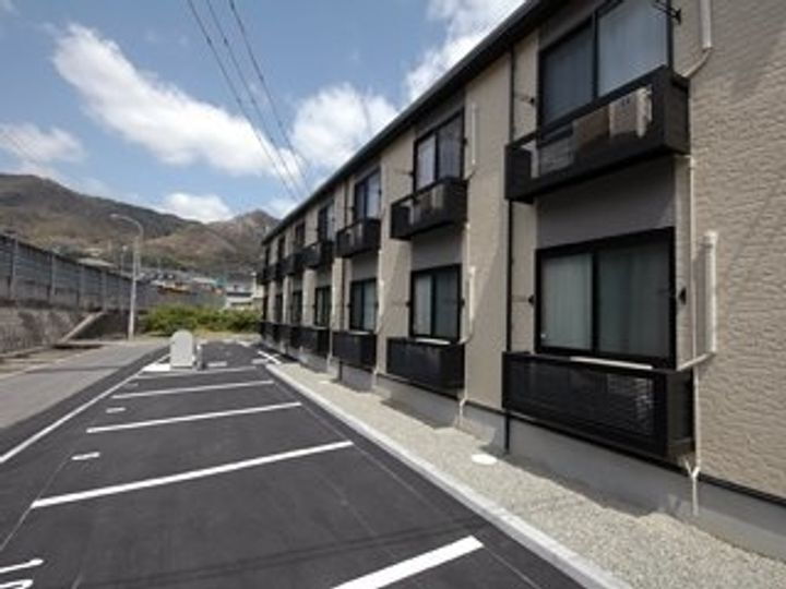 レオパレス尾道西 2階建