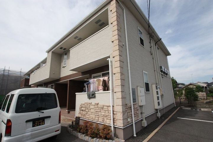 ラ　フォンテーヌＢ 2階建