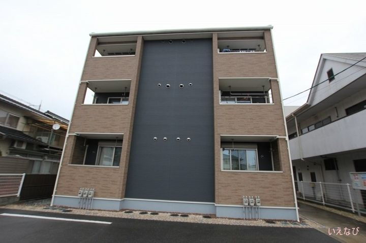ヴィクトリー 3階建