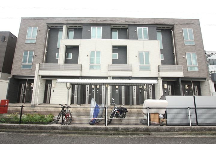 ベルローズＡ 3階建