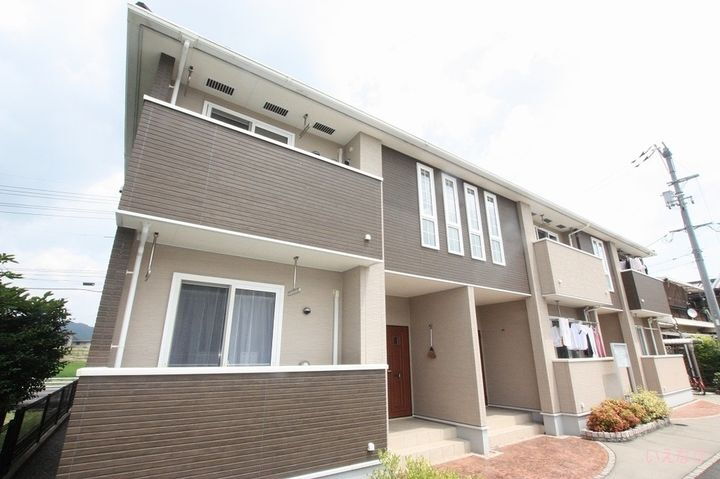 カルモβ 2階建