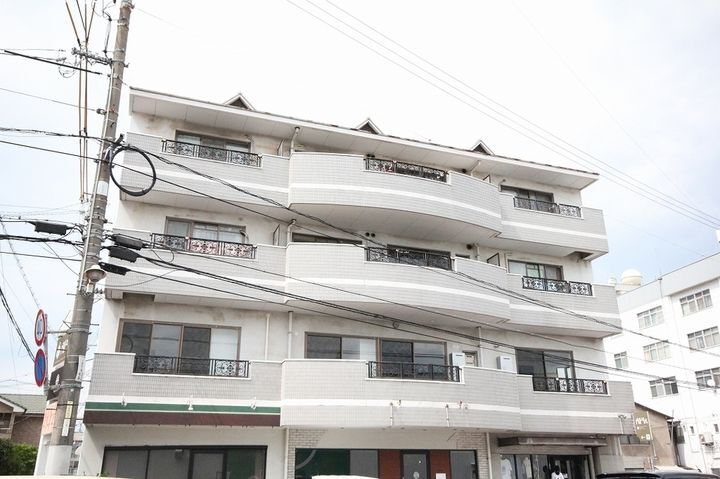 クリオコート 4階建