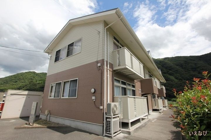 ブリーズコート 2階建