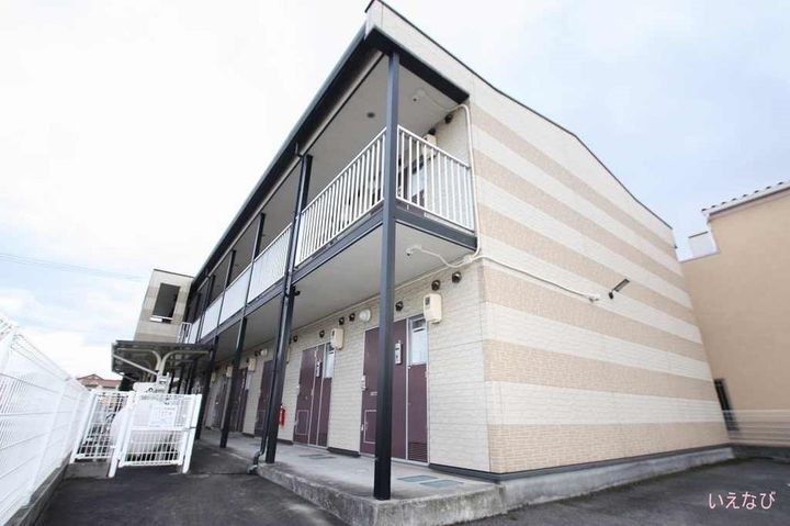 レオパレスクレール 2階建