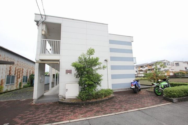 レオパレスアイ 2階建