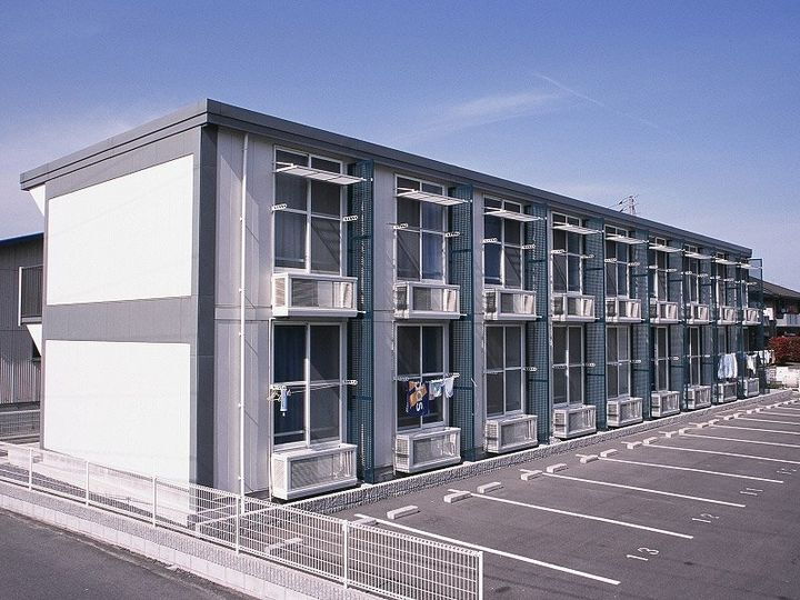 レオパレスサンハイム 2階建