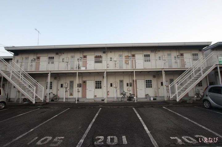 レジデンス白鳥Ａ 2階建